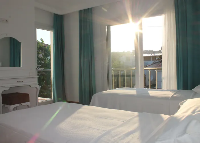 Alesya Otel Ciftlikkoyu