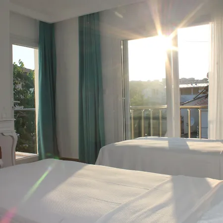 Alesya Otel Ciftlikkoyu
